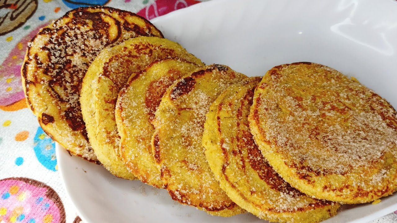Bolinho de banana com fubá