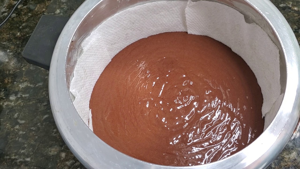bolo de chocolate na panela de pressão