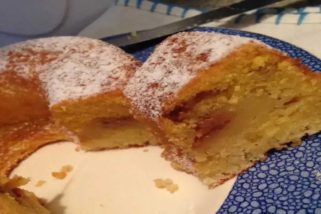 Bolo de fubá fofinho com recheio