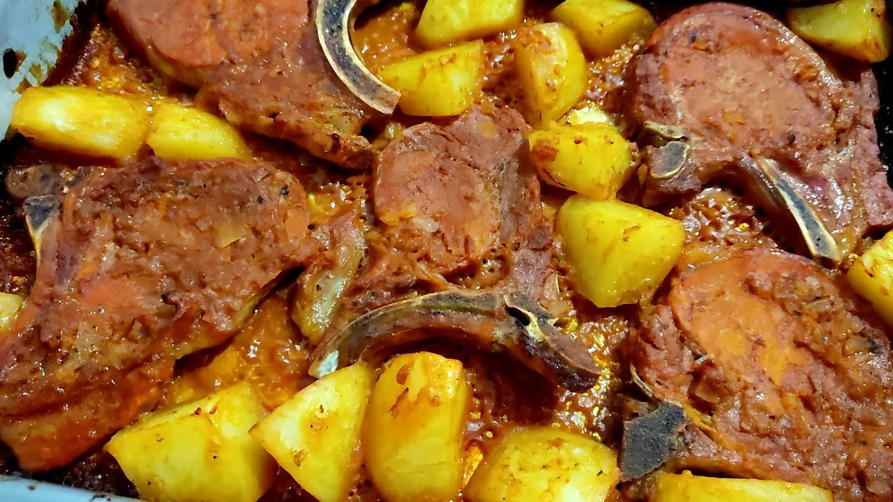 Bisteca com batata assada no forno