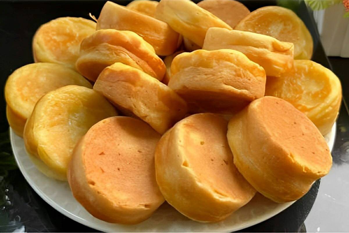 Bolinho de banana barrigudinho de frigideira