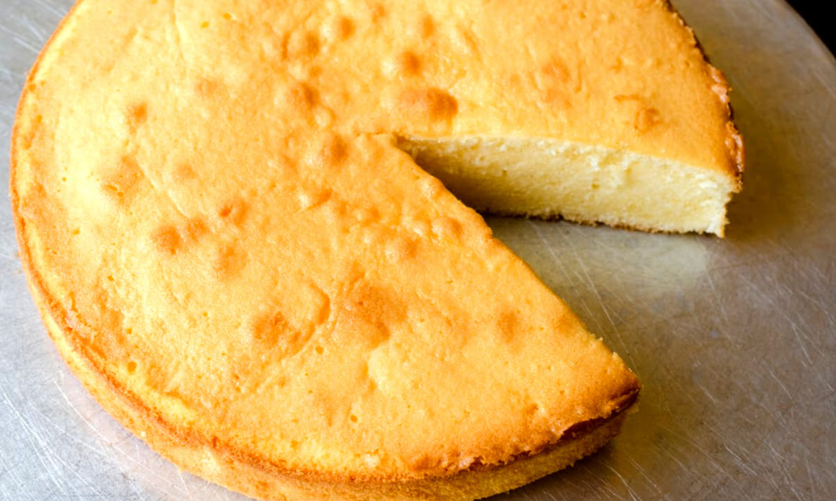 Bolo cremoso com queijo