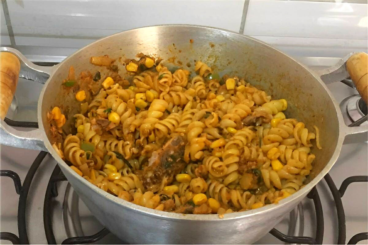Macarrão com sardinha