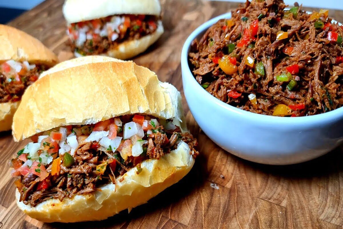 Pão com carne louca