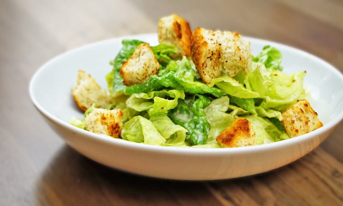 Salada Caesar