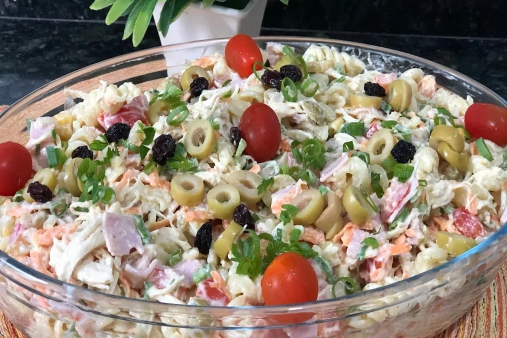 Salada de macarrão com presunto