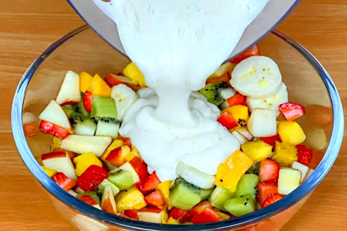 salada de frutas cremosa
