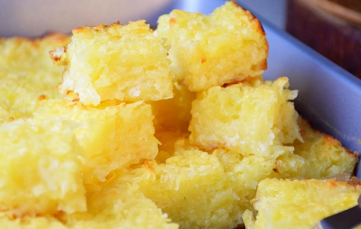 Bolo de mandioca com queijo