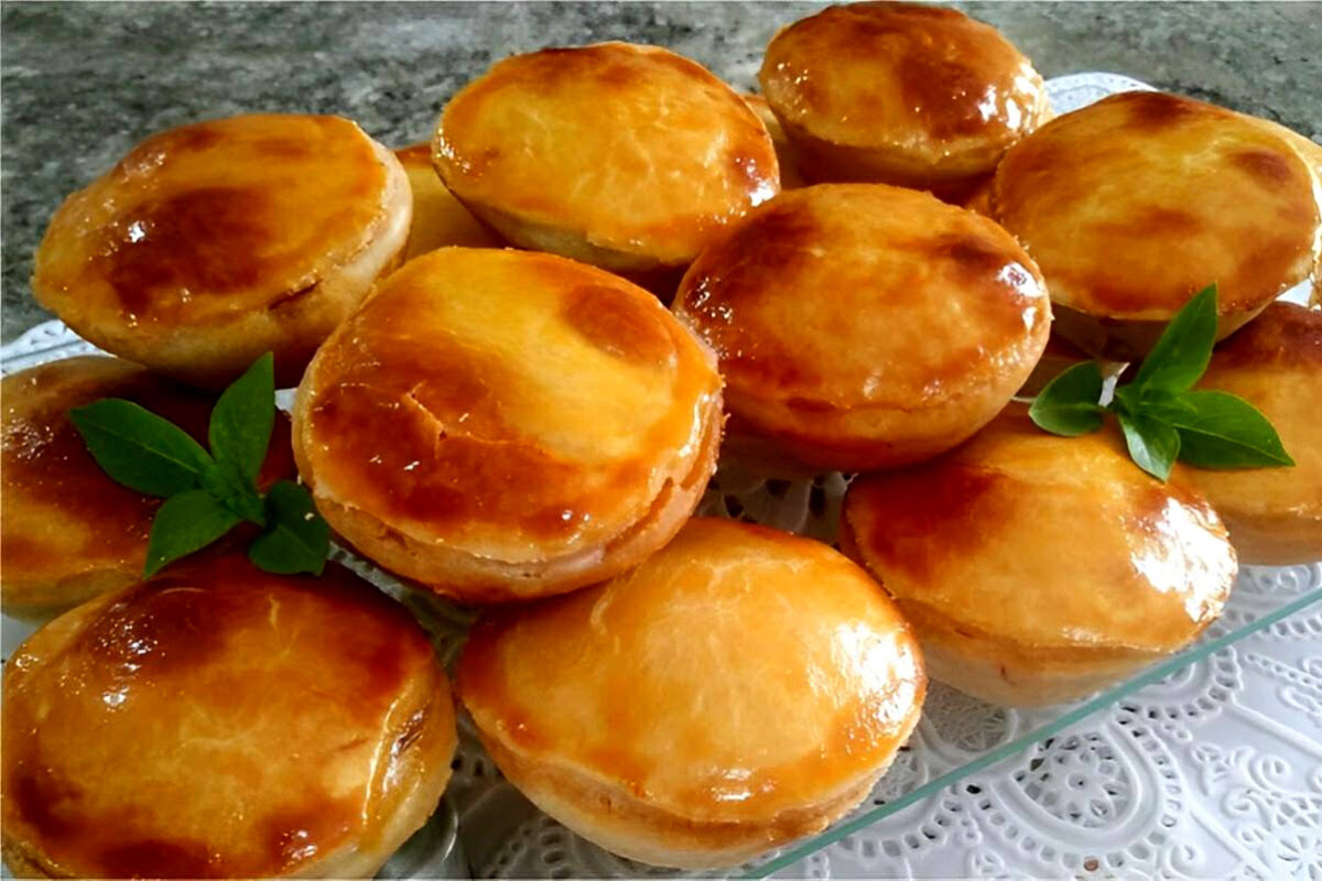 Empadinha de frango com catupiry
