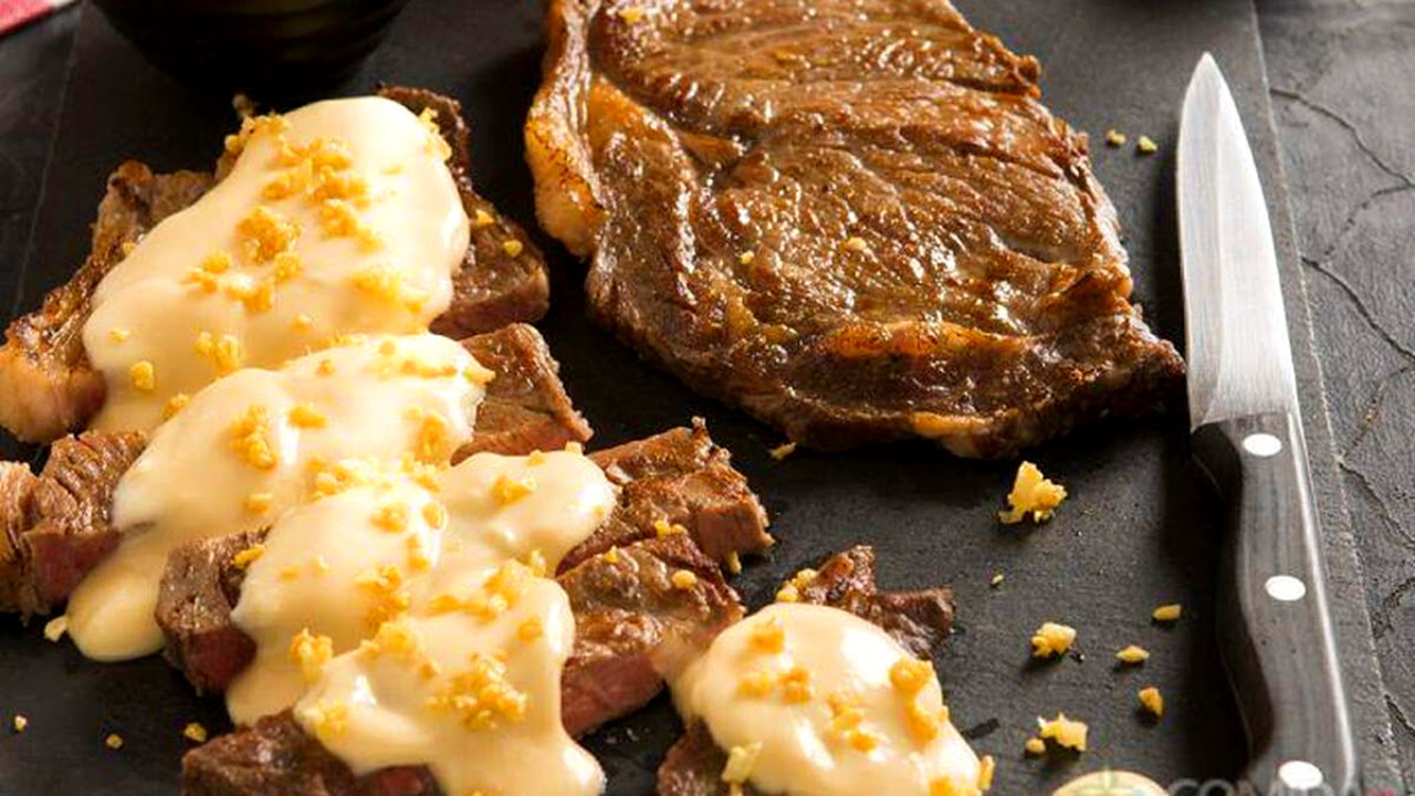 Molho de queijo com cerveja para acompanhar churrasco