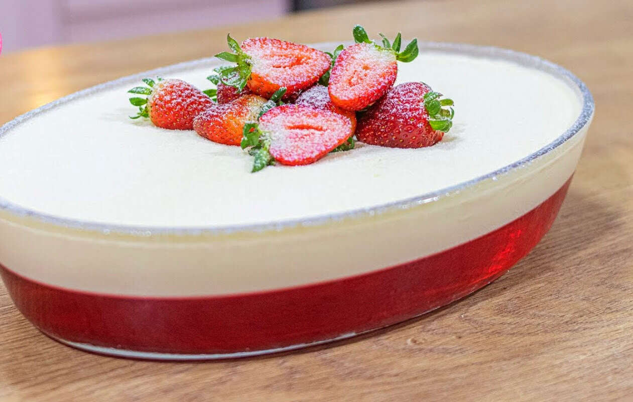 Mousse de morango com leite ninho