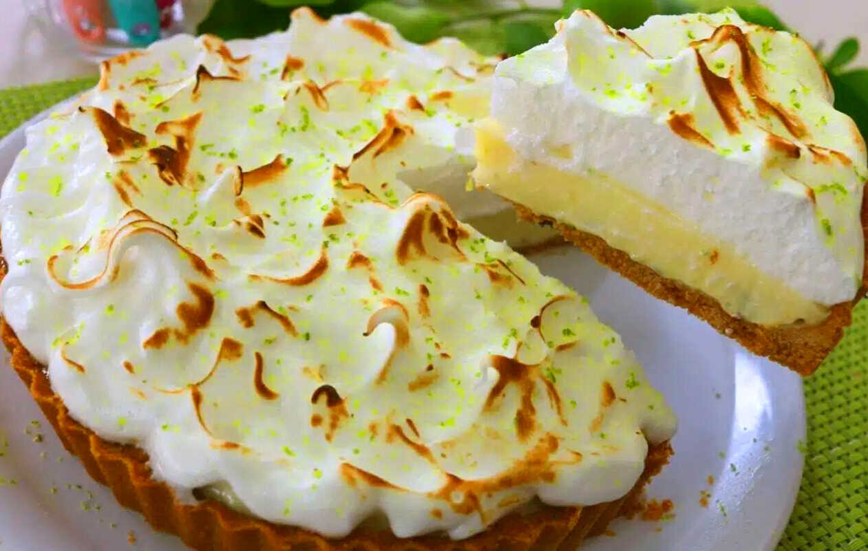 Torta de limão com cobertura de merengue