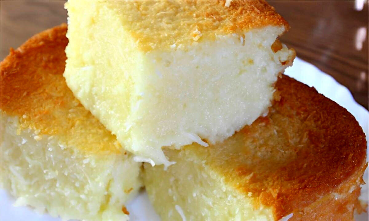 Bolo de aipim com coco cremoso