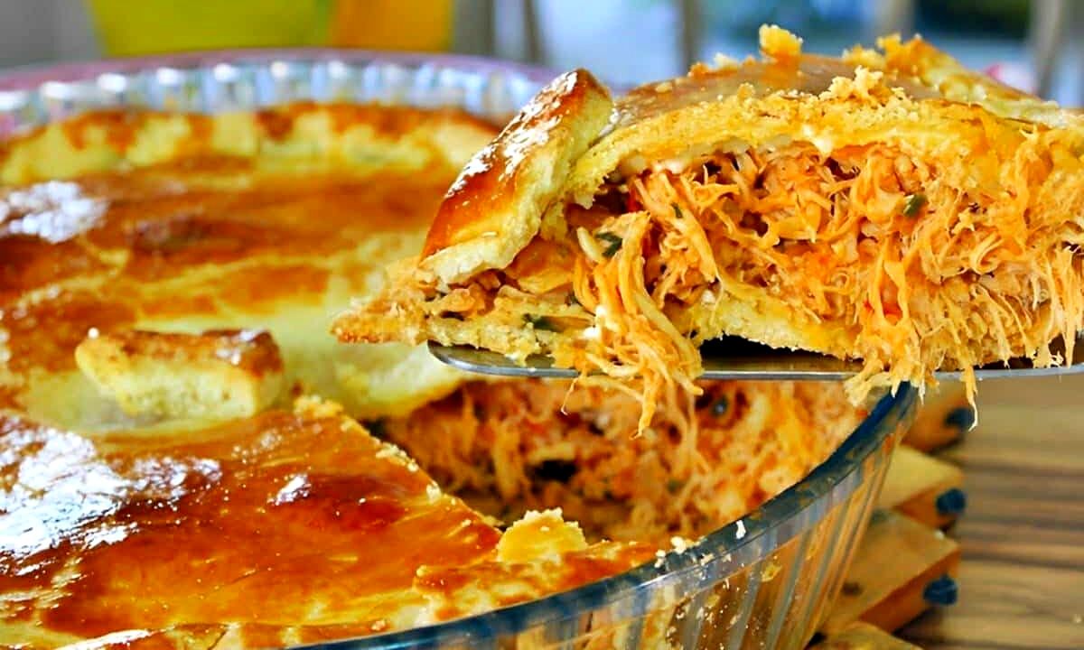 Empadão de frango com massa fácil de 3 ingredientes