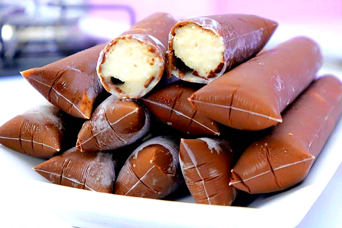 Geladinho de chocolate com casquinha