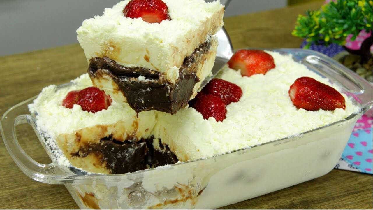Paleta gelada de ninho na travessa