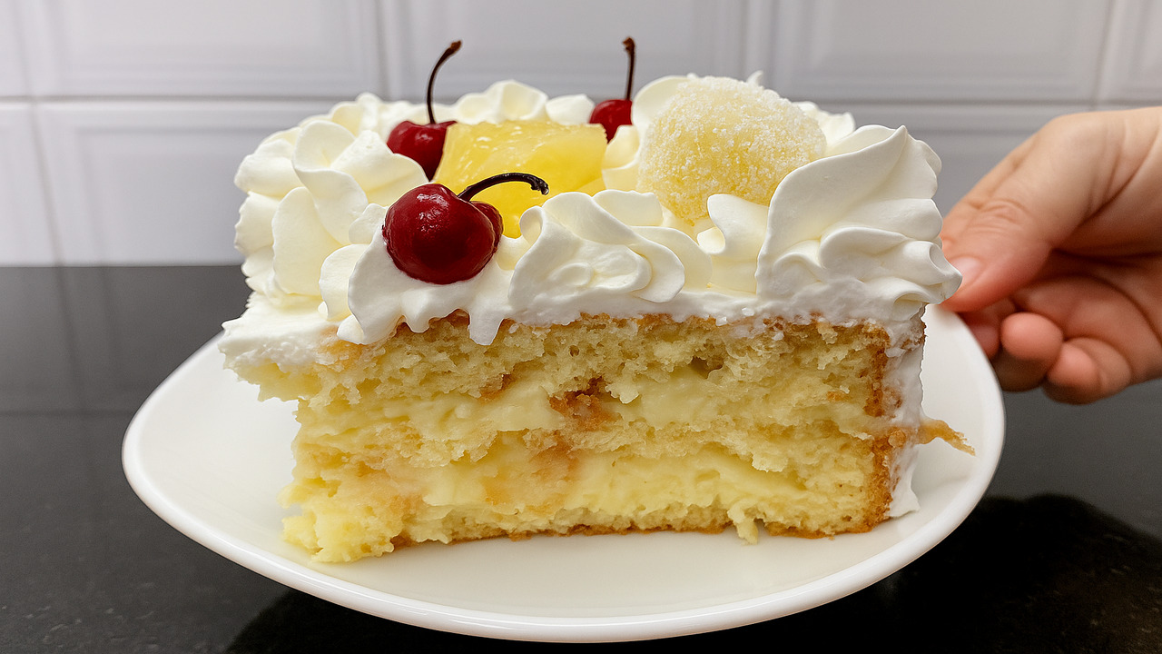 Bolo de Abacaxi com Doce de Leite